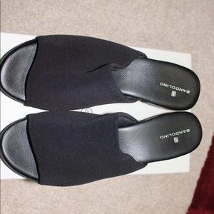 ✨Women’s Bandolino Evelia Heeled Slide✨